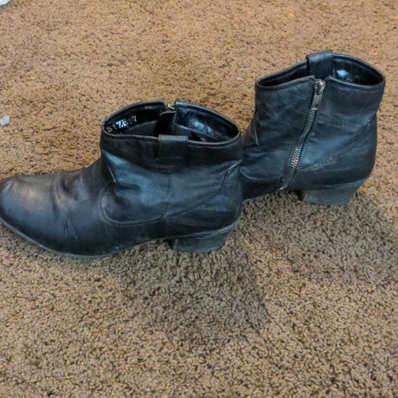 Boots - Picture 2 of 2